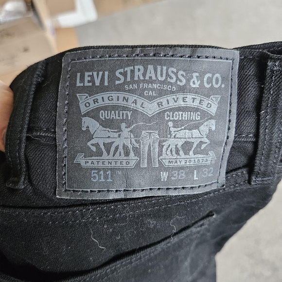 Levi's Classic Black Jeans - Picture 2 of 2